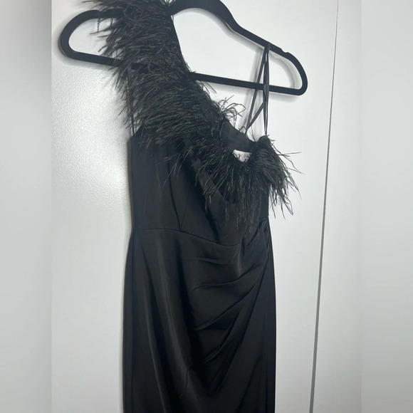 Mac Duggal - ONE SHOULDER FEATHER TRIM BLACK GOWN - size 0- NWT $498 - Picture 5 of 8
